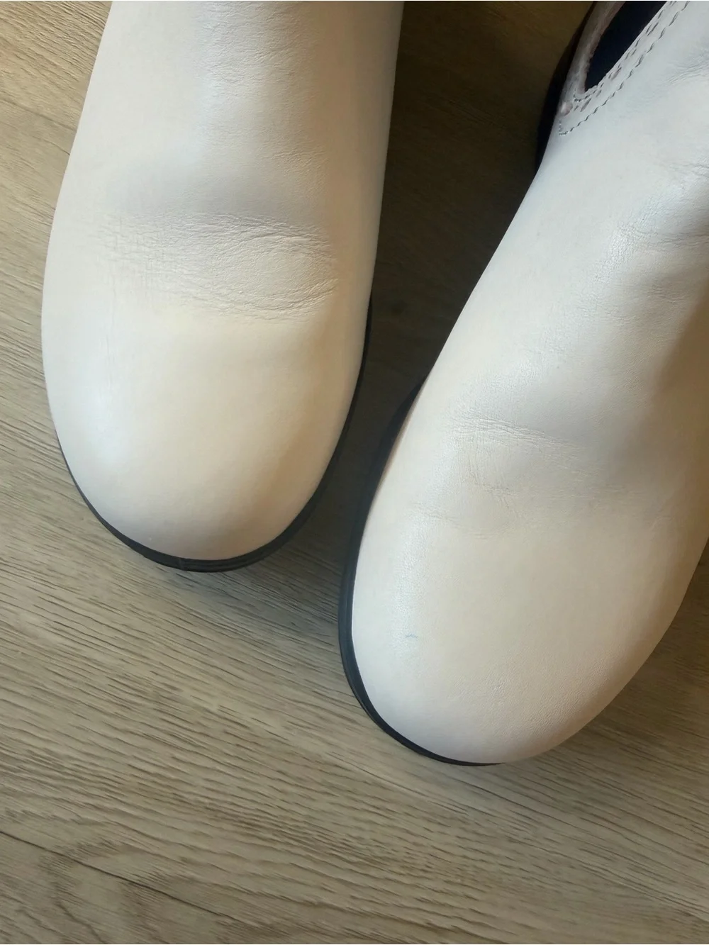 Blundstone cream colored